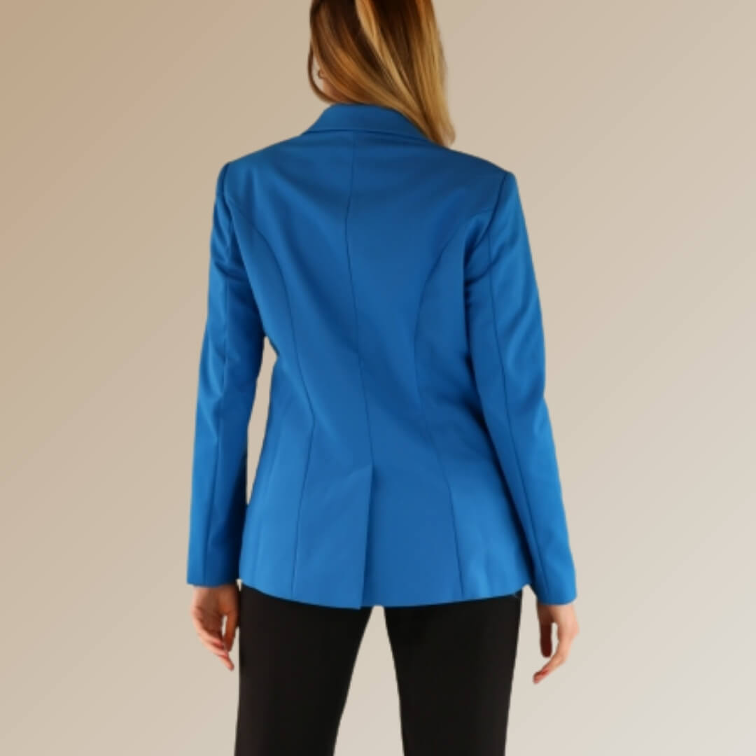 blazer-feminino-alfaiataria-velvera-modelo-amara-azul-04